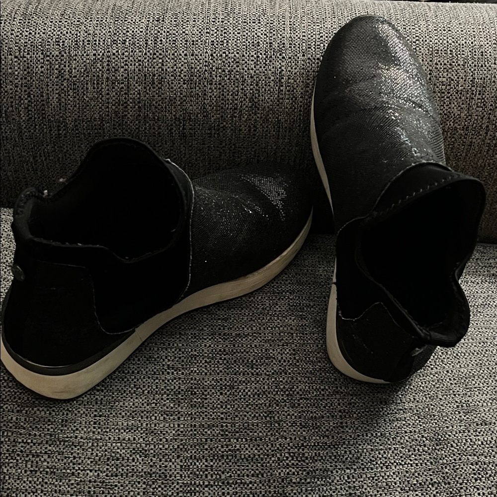 Kenneth Cole Reaction Black Ankle Boots